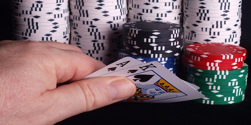 Hướng dẫn cách chia bài poker 