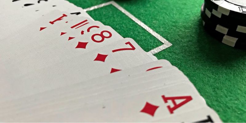 Máy chia bài poker có tác dụng gì?