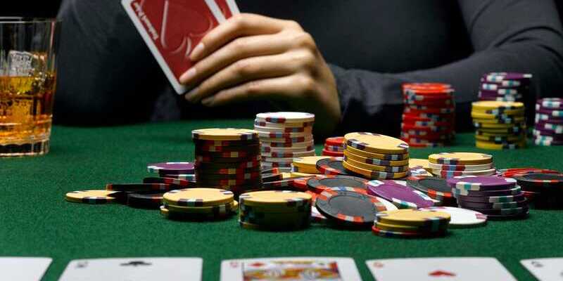 Đặc điểm nổi bật của bài Poker nhựa