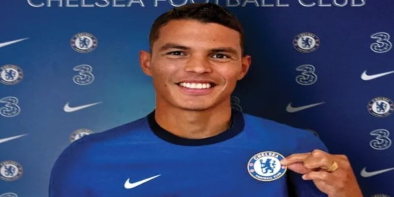 Thiago Silva vui mừng trong màu áo Chelsea
